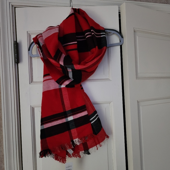 NWT. Loft Chunky scarf blanket - Picture 2 of 6